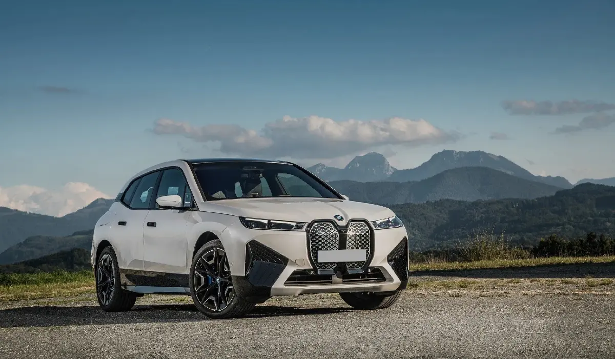 BMW - iX xDrive40 - Luxury Car Rentals - Preowned Luxury Car - Exclusive Concierge Club.webp